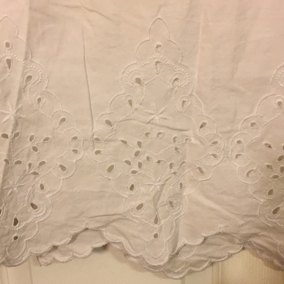 Old Navy white blouse - Picture 4 of 5